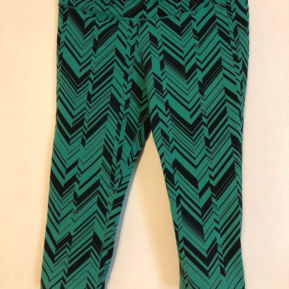 Nike Dri Fit Capris XL